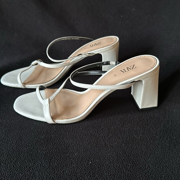 Zara Strappy White Square Heel Sandals Size 39 (8) - Picture 4 of 7